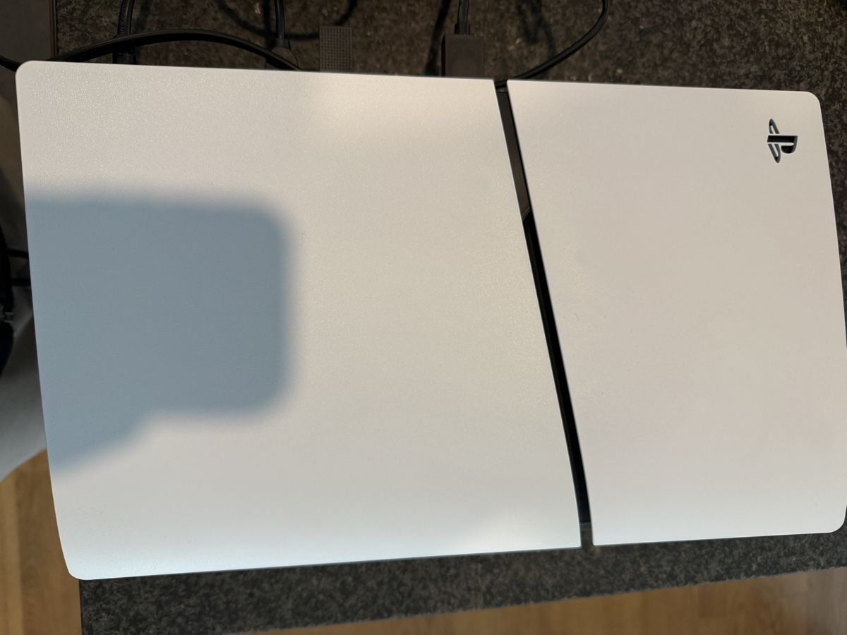 Sony Konsolen: PS5 Slim 1TB (nur 4 Monate, kaum benutzt) + viel Zubehör  – Neu (gemäss Beschreibung) aus Lyss von aid_blg5 1