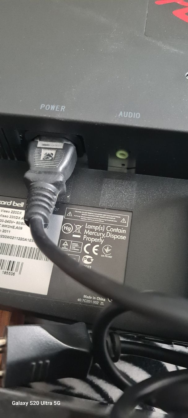 Monitor: Monitor für PC – Usato da Ebikon venduto da Muraene1 4