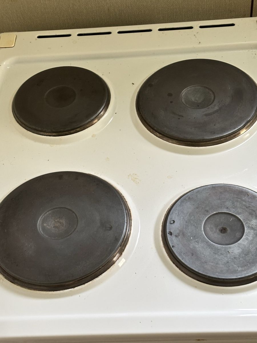 Bosch Elettrodomestici da cucina: Elektroherd Bosch weiss gebraucht – Usato da Steffisburg venduto da Go4me0 1
