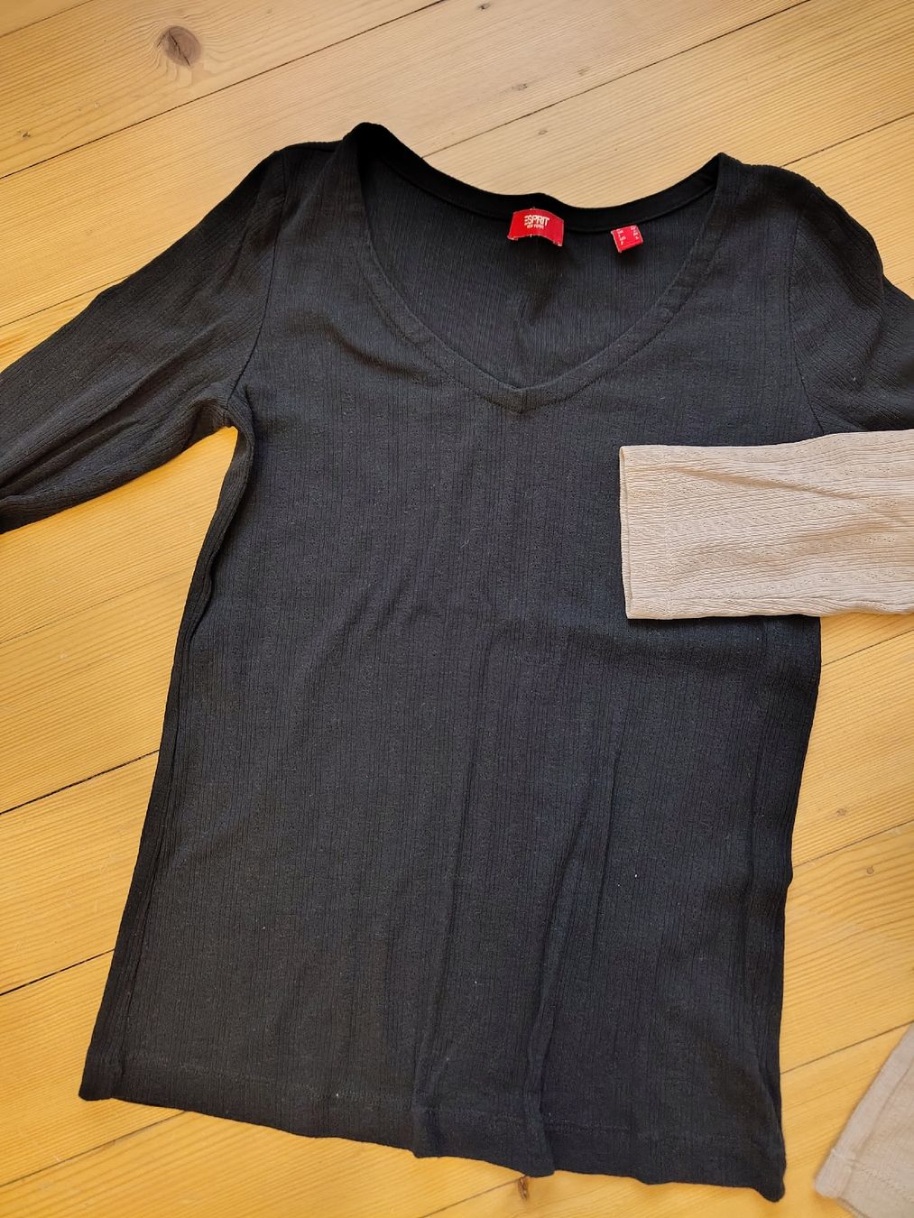 Esprit Pullover & Sweatshirts: Langarmshirt von Esprit Grösse M – Gebraucht aus Basel von ste_g9bv 2