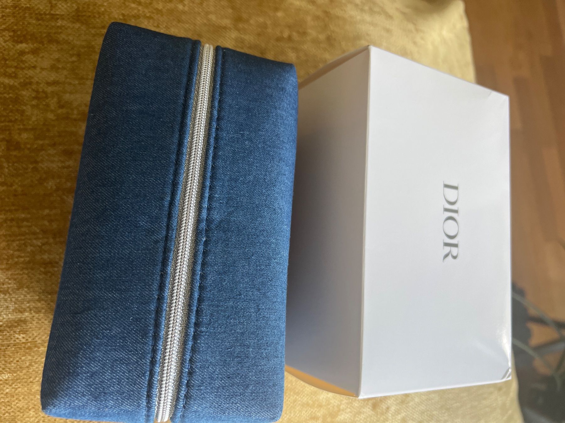 Dior Custodie per cosmetici: DIOR Kosmetiktäschchen Denim NEU – Usato da Uznach venduto da Ya_x7x6 3