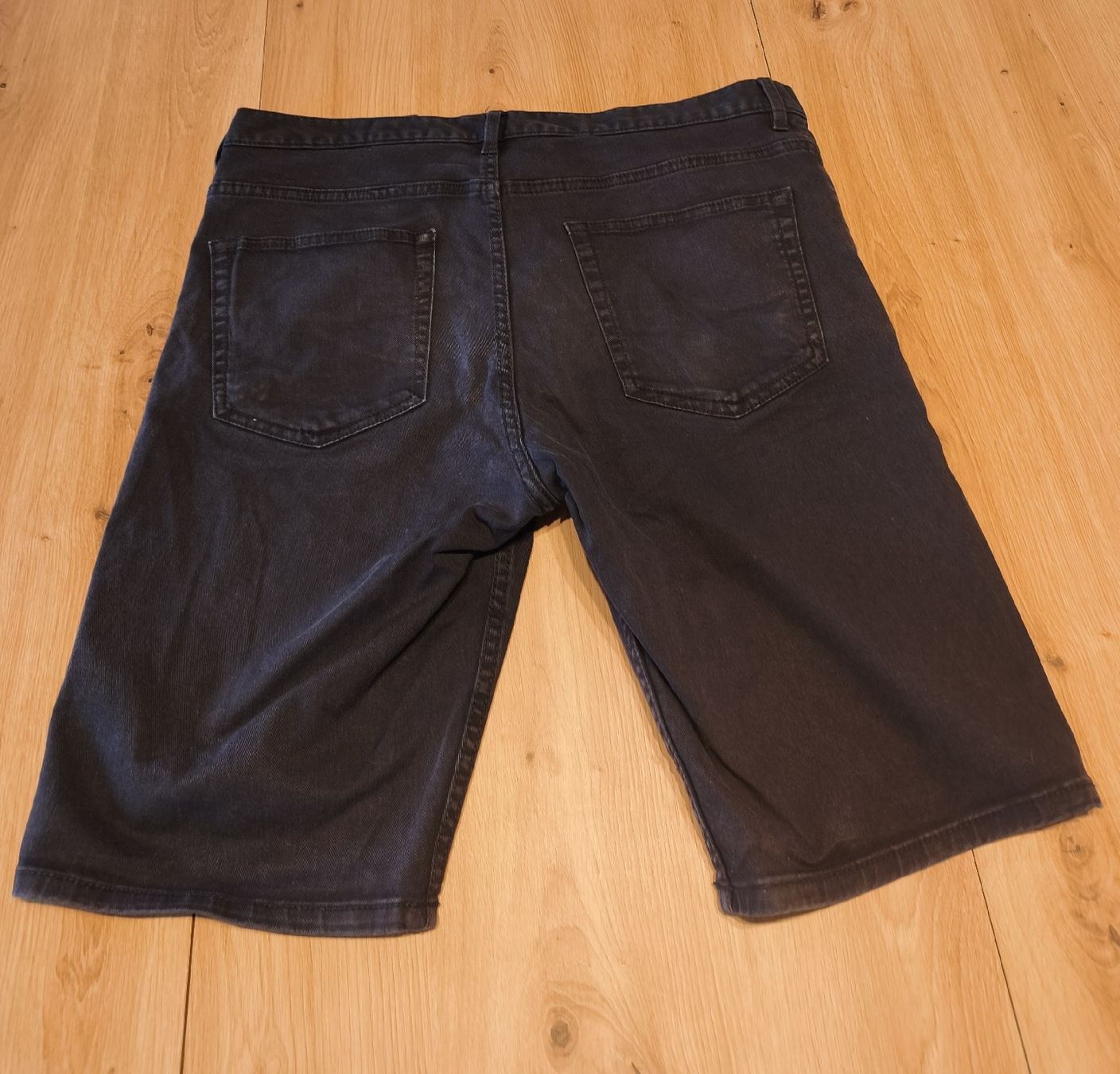 H&M Pantaloni: Kurze Hose Gr.32 – Usato da Madiswil venduto da Trayann 1
