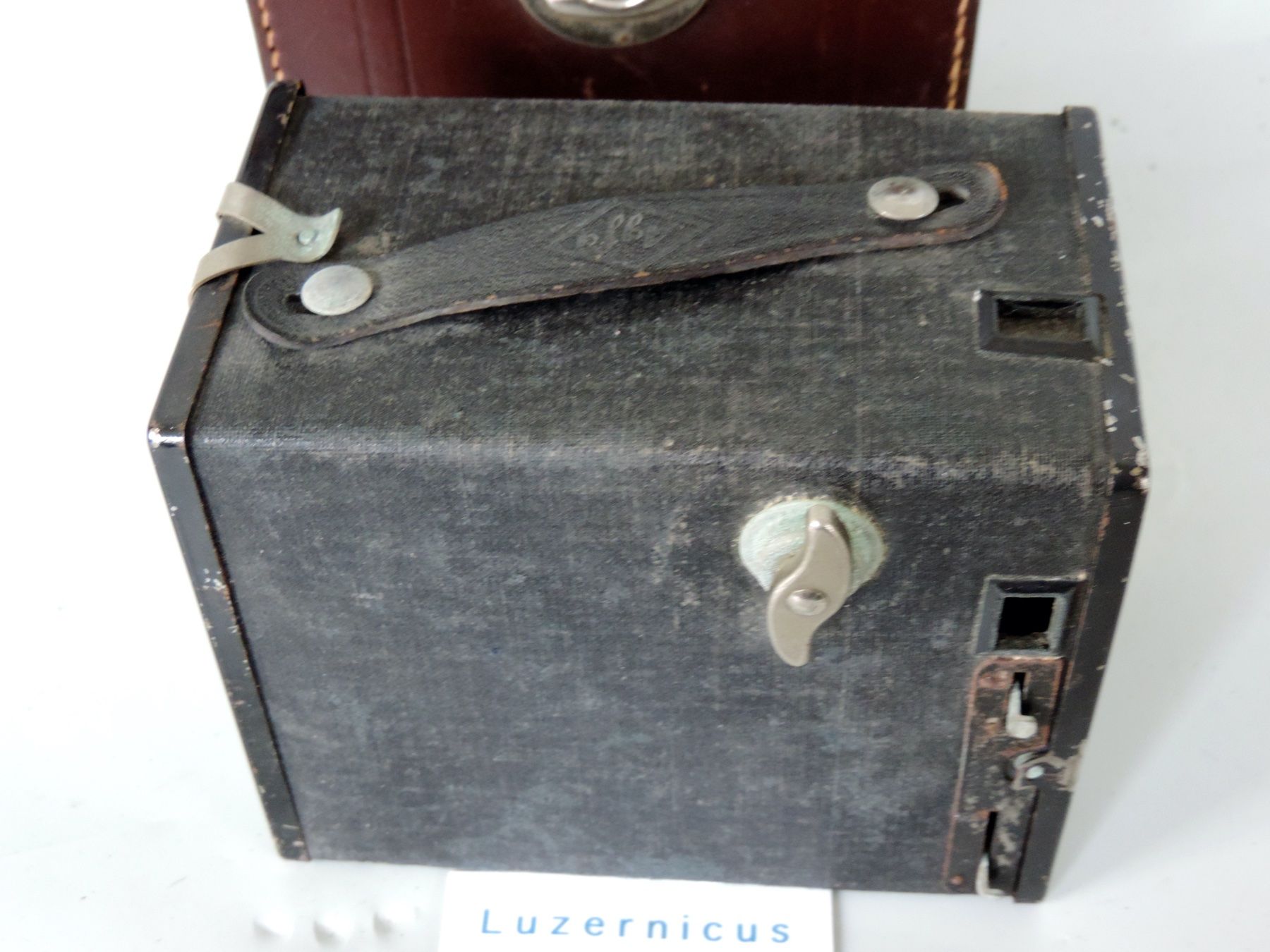 Agfa Fotocamera: Antike Agfa Box Kamera mit Lederetui – Usato da Horw venduto da luzernicus 2