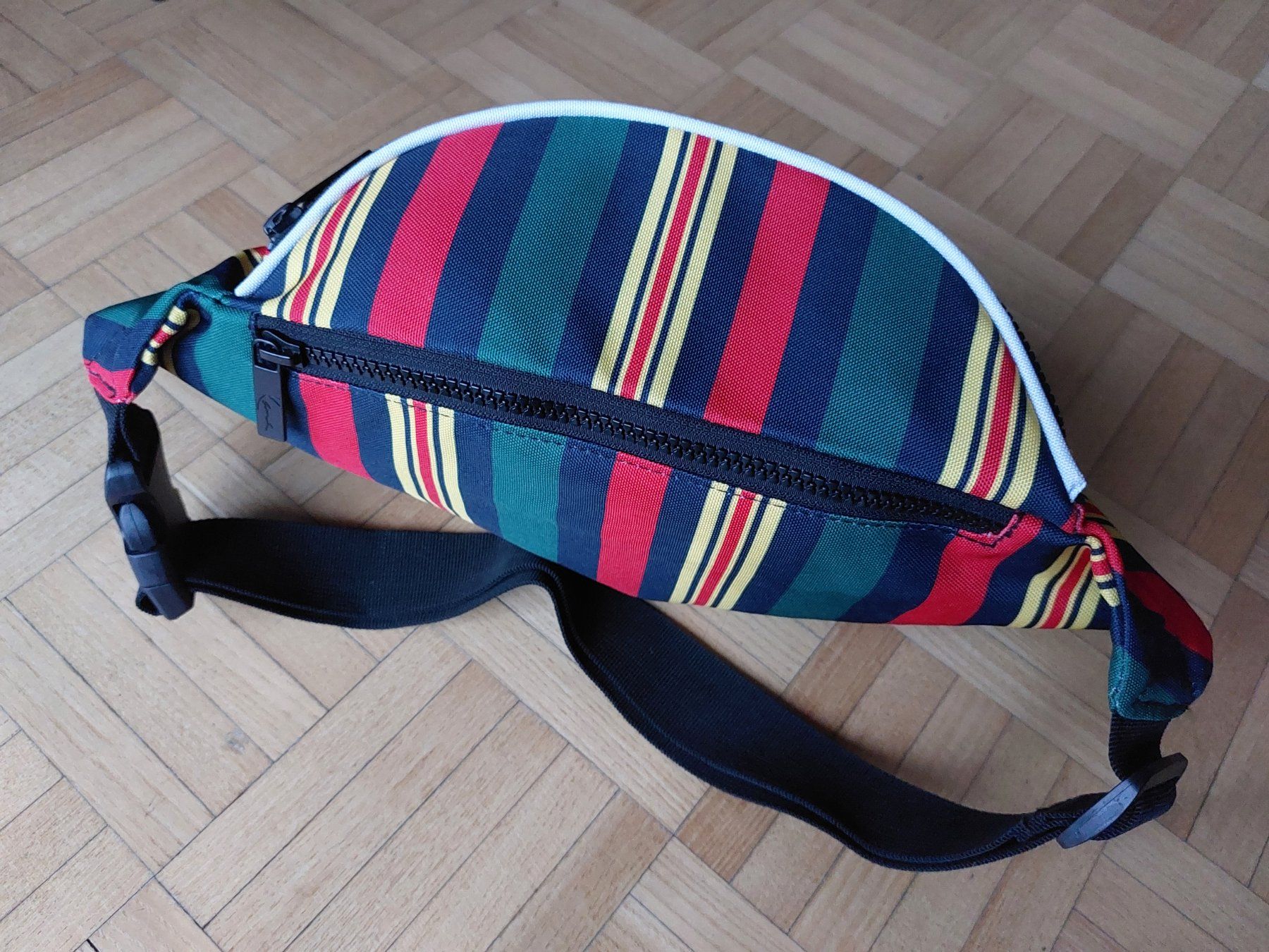 Borse: Karl Kani Gürteltasche – Usato da Eglisau venduto da zti_96kb 4