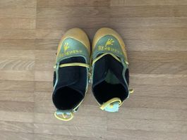 Kids climbing shoes