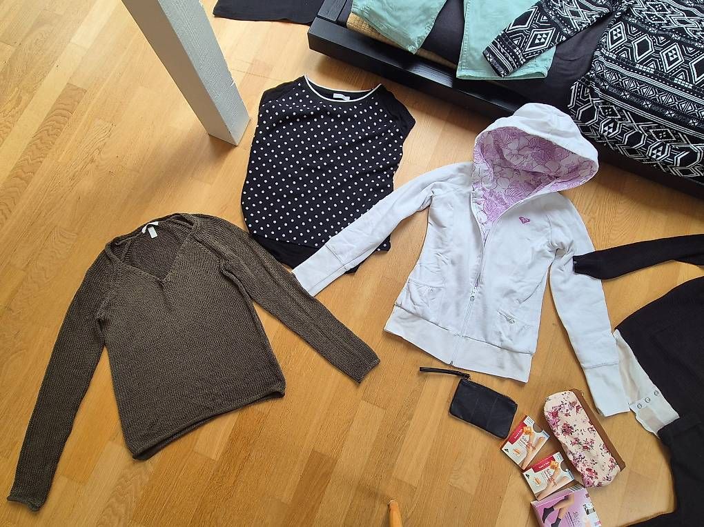 Kleiderpakete & -sets: Kleiderpaket Damen/Mädchen Grösse XS – Gebraucht aus Kriens von Rina456 3