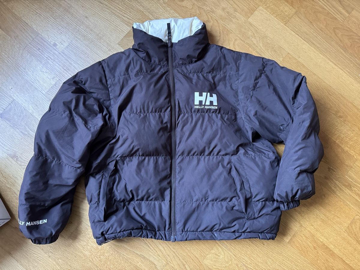 Helly Hansen Giacche: Helly Hansen Winterjacke reversible Damen Grösse L – Usato da Bern venduto da besserused