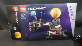 Lego Technic Planet Earth and Moon in Orbit