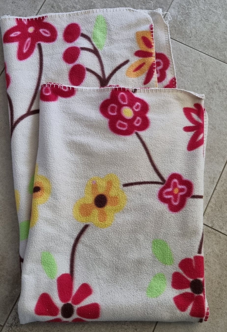 Coperte: Kuscheldecke mit Blumenmuster – Usato da Grossdietwil venduto da GNOM313 1