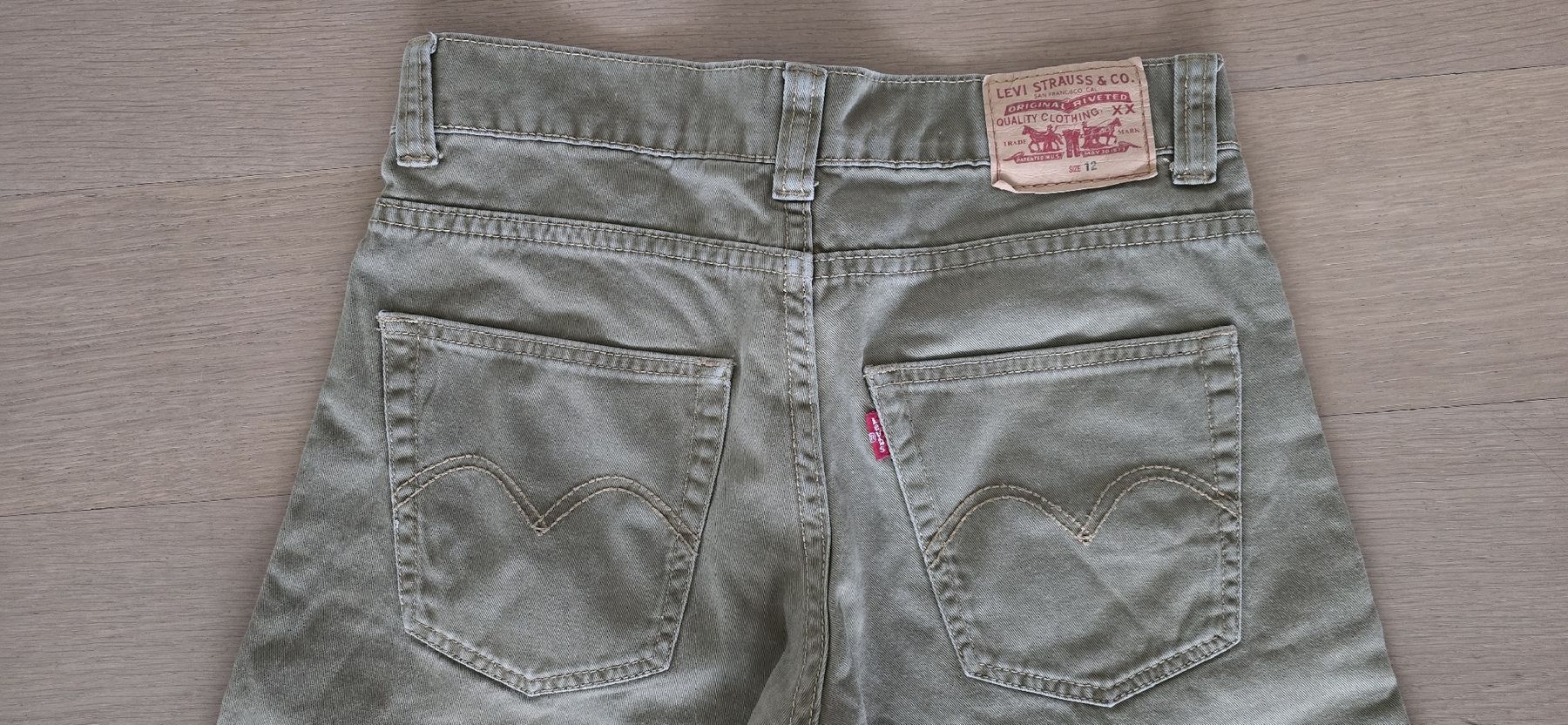 Pantaloni: Levis Jeans – Usato da Amlikon-Bissegg venduto da Schnuefeli4 2