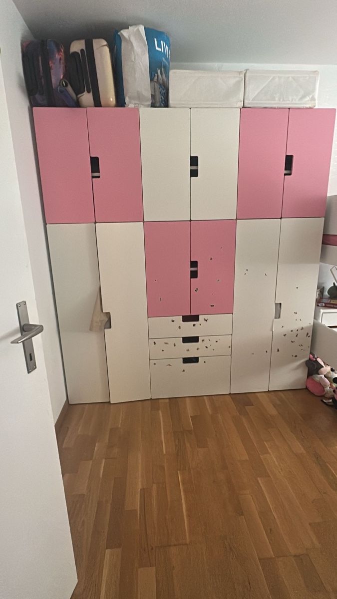 Armadi: Schrank – Usato da Fehraltorf venduto da Nerminina