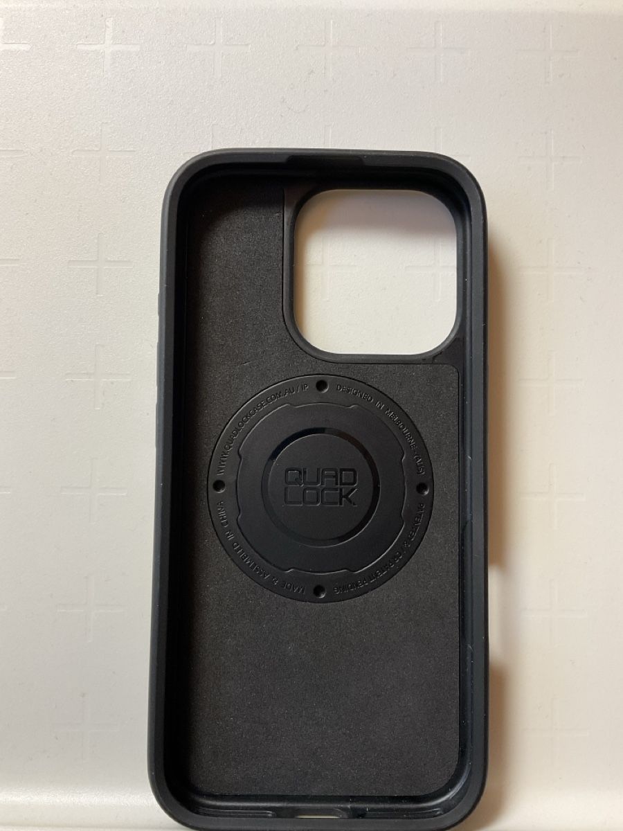 Quad Lock Covers & Schutzfolien: Quad Lock iPhone Hülle schwarz neuwertig – Gebraucht aus St. Gallen von Tumbleweedy 1