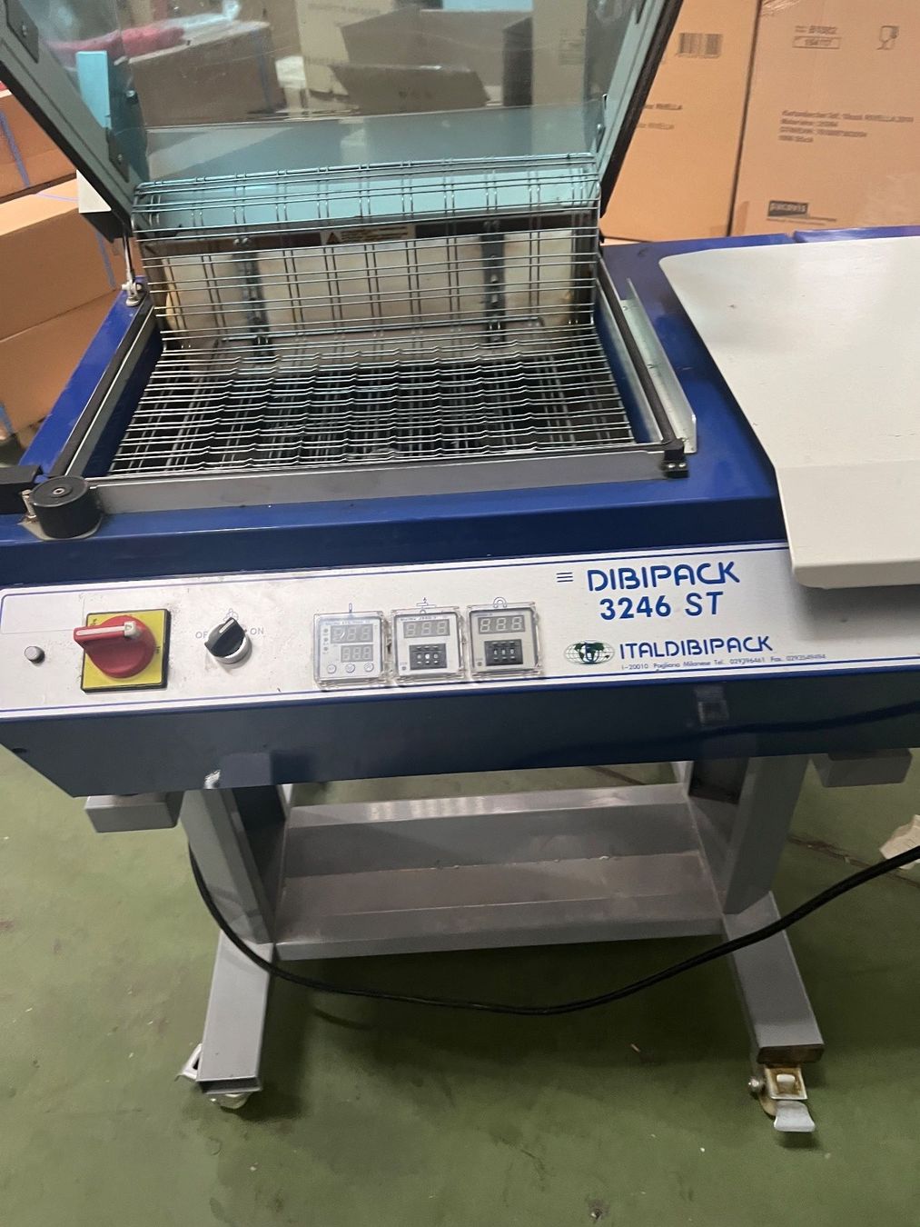 Cucine complete: machine a rétracter et emballer – Usato da Romanel-s-Lausanne venduto da farine54 4