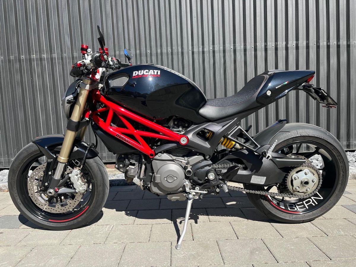 Ducati Strasse: Motorrad Ducati Monster 1100 evo – Gebraucht aus Belp von Daback 1