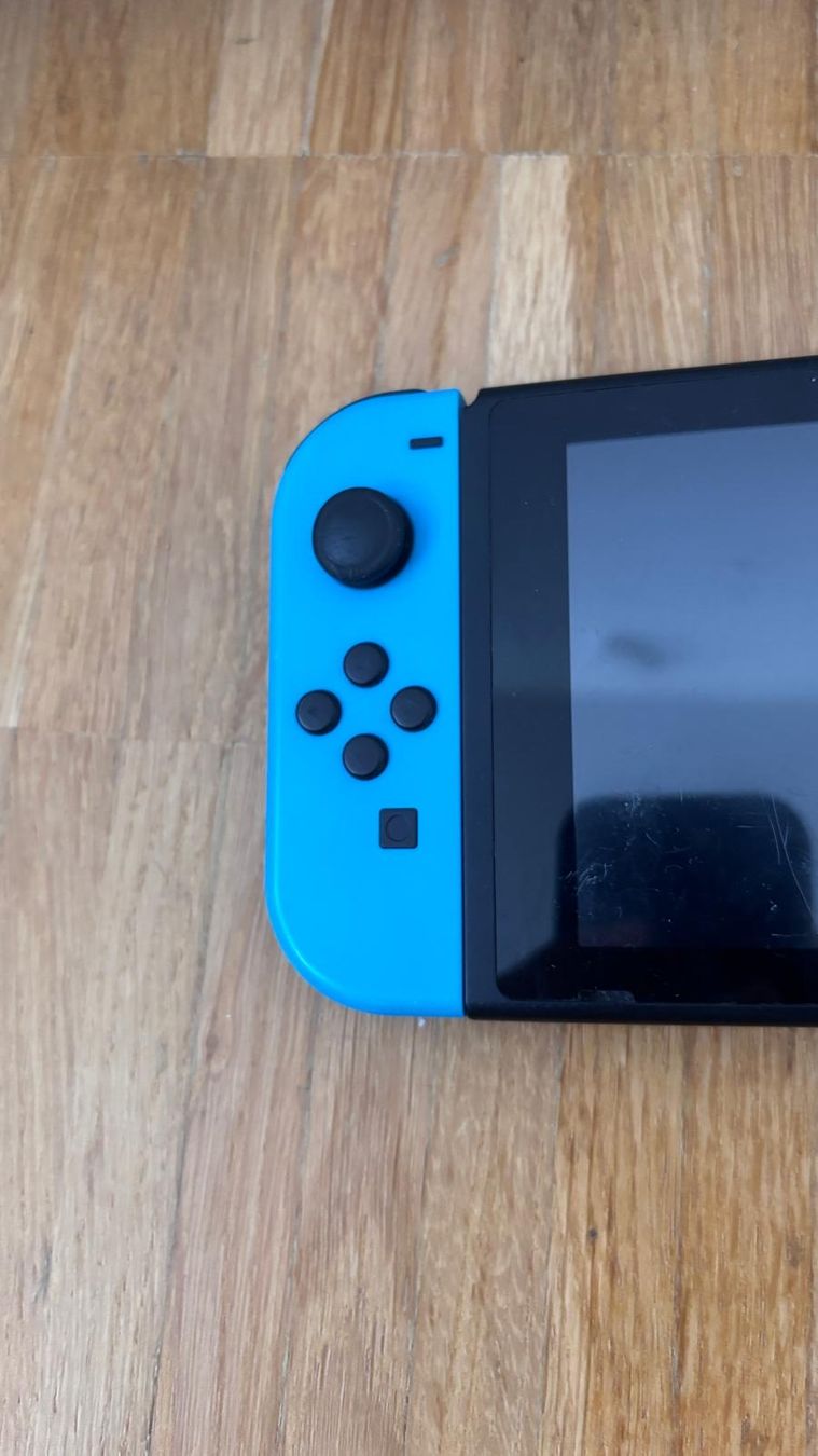 Nintendo Konsolen: Nintendo Switch mit Zubehör – Gebraucht aus Zürich von danuzzo 3