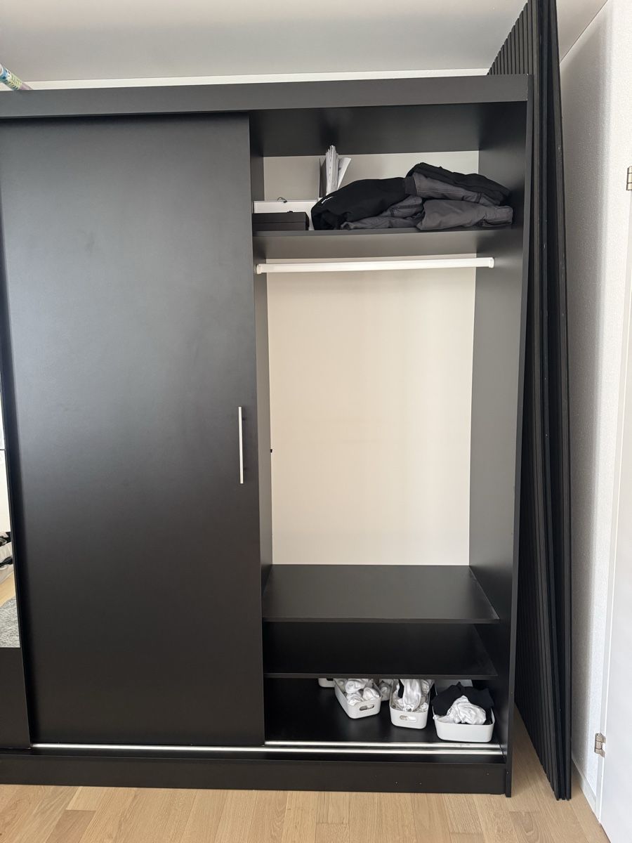 Armoires: Kleiderschrank – D'occasion à Romanshorn par muh_9rhg 2