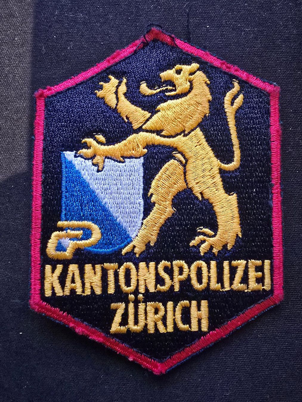 Toppe: Aufnäher Kantonspolizei Zürich – Usato da Pfyn venduto da mei_vyw5