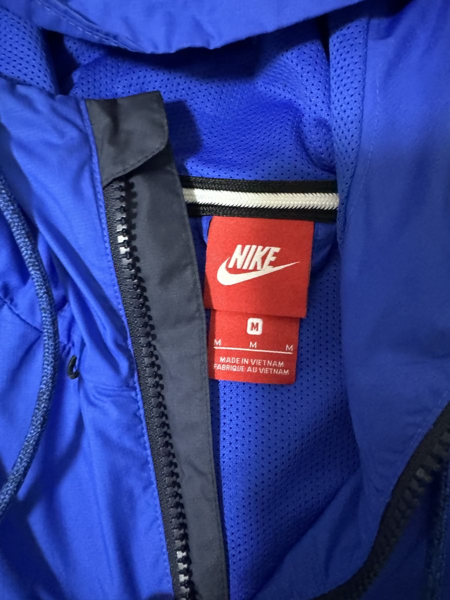 Nike Jacken: Jacke Nike – Neu (gemäss Beschreibung) aus Zürich von sduj 1