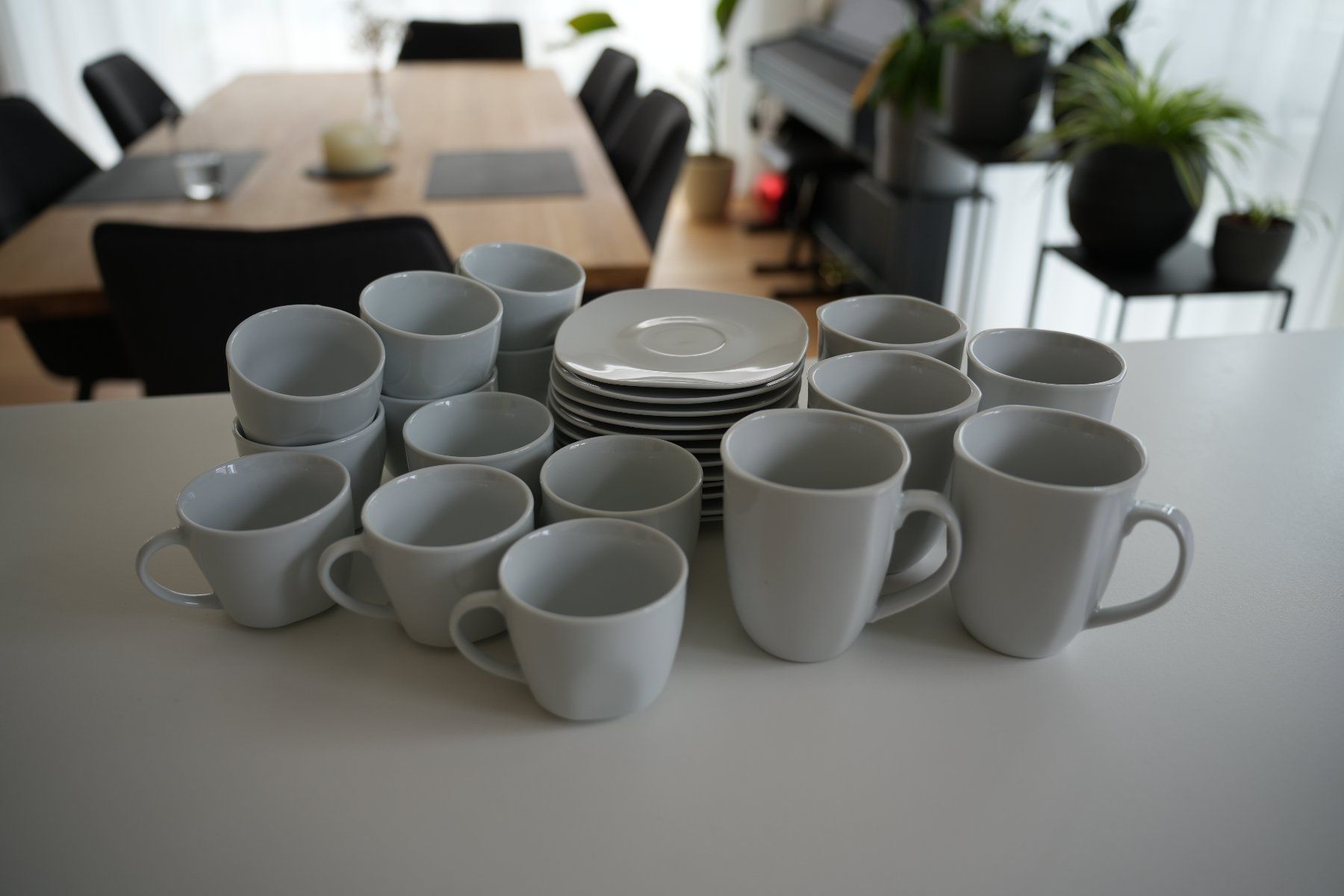 Set di piatti: Kaffeetassen/Teetassen Set mit Unterteller – Usato da Rickenbach b. Wil venduto da mfrei103