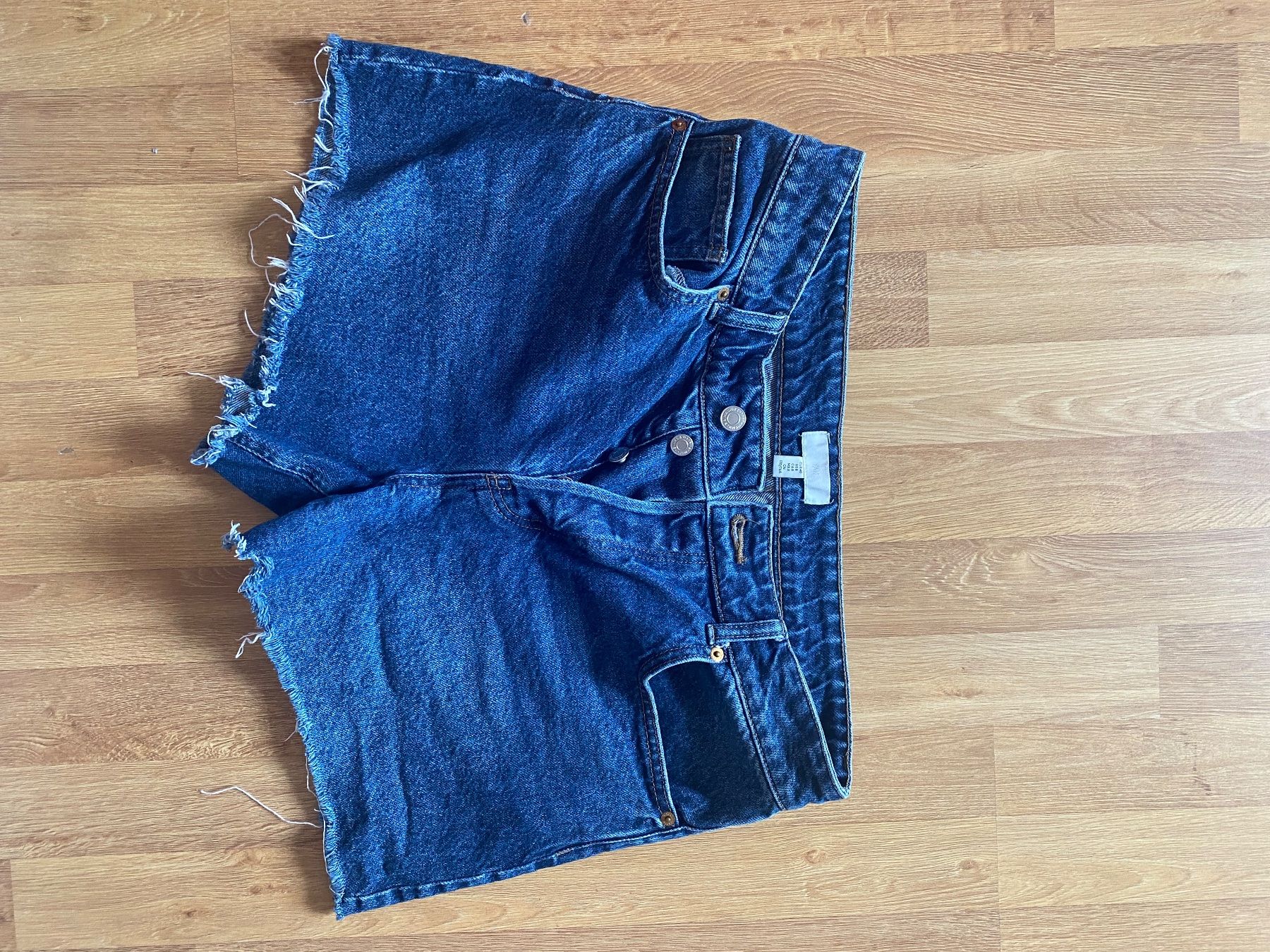 H&M Pantalons: shorts h&m – D'occasion à Bern par liv_km2r