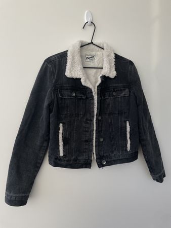 Jeansjacke Denim Schwarz mit Weissem Innenfell Grösse M