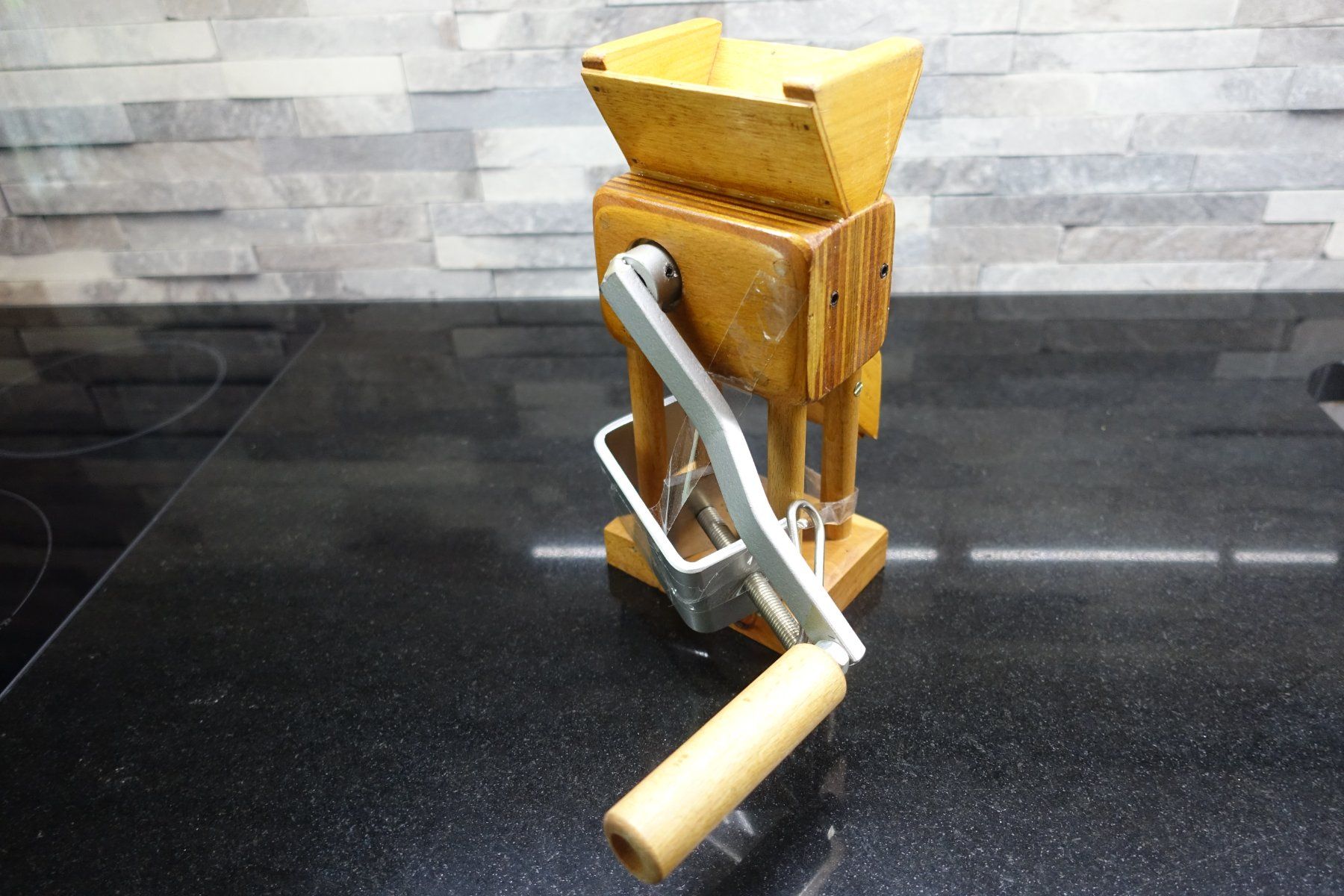 Elettrodomestici da cucina: Getreidemühle/Flocker Volger m. Tischbefestigung – Usato da Belp venduto da Mazarron58 4