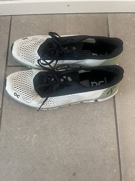 Damenschuhe: ON CLOUDBOOM WHITE/BLACK/GREEN – Gebraucht aus Winterthur von keb_77j9 1