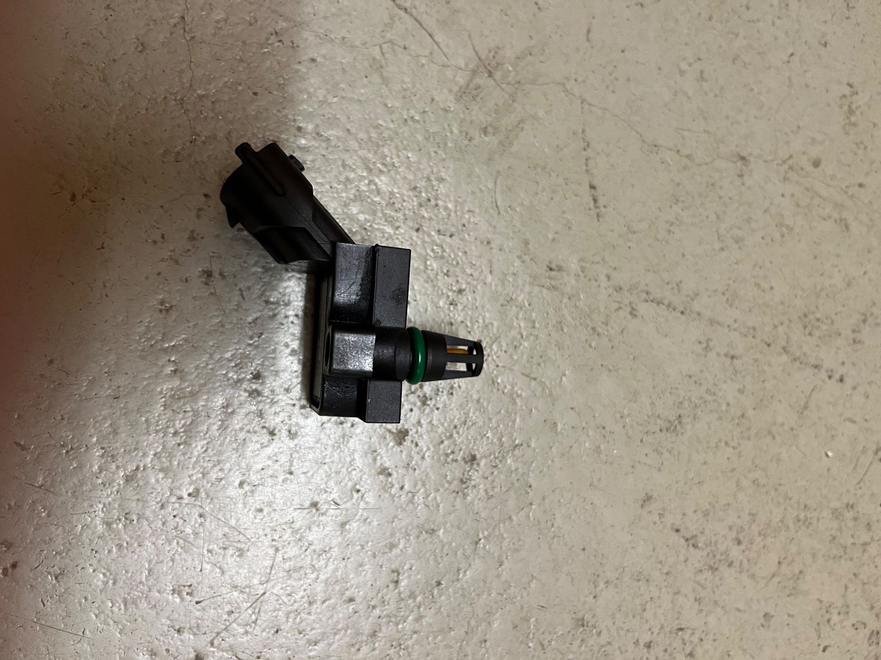 Volvo Tutti pezzi di ricambio auto: Volvo Ladedrucksensor - 8677288 – Usato da Bischofszell venduto da VolvoT5 3