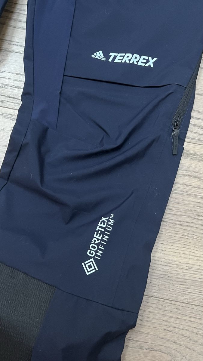 Adidas Pantaloni: Adidas Terrex Gore-Tex Hose Gr.L - Neu – Nuovo e nell'imballaggio originale da Visp venduto da bluenero 3