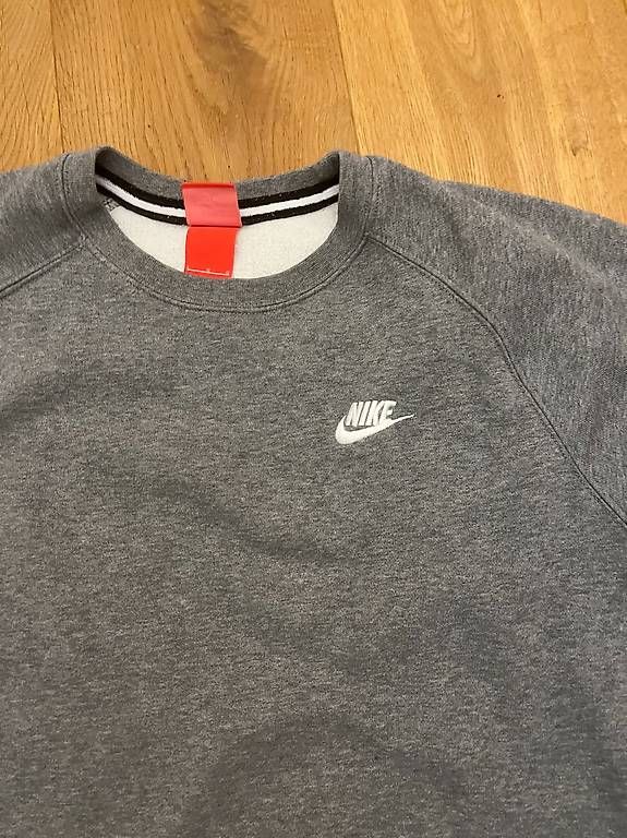 Nike Pulls & Sweat-shirts: Nike Pullover grau – D'occasion à Murten par bea_n5yn 1