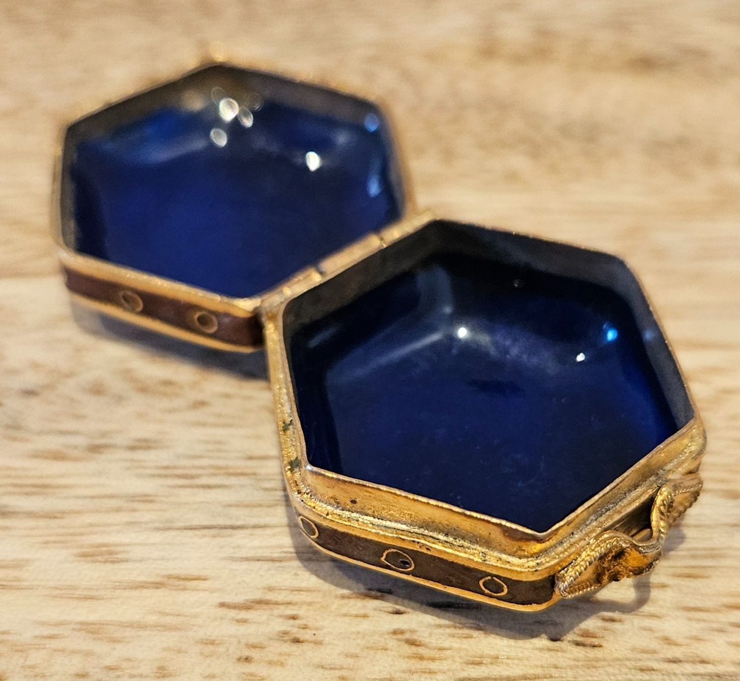 Portagioie: Cloisonne Emaille Schatulle Schmuckdose Pillendose Box Dösli – Usato da Birmensdorf ZH venduto da Wendepunkt... 5