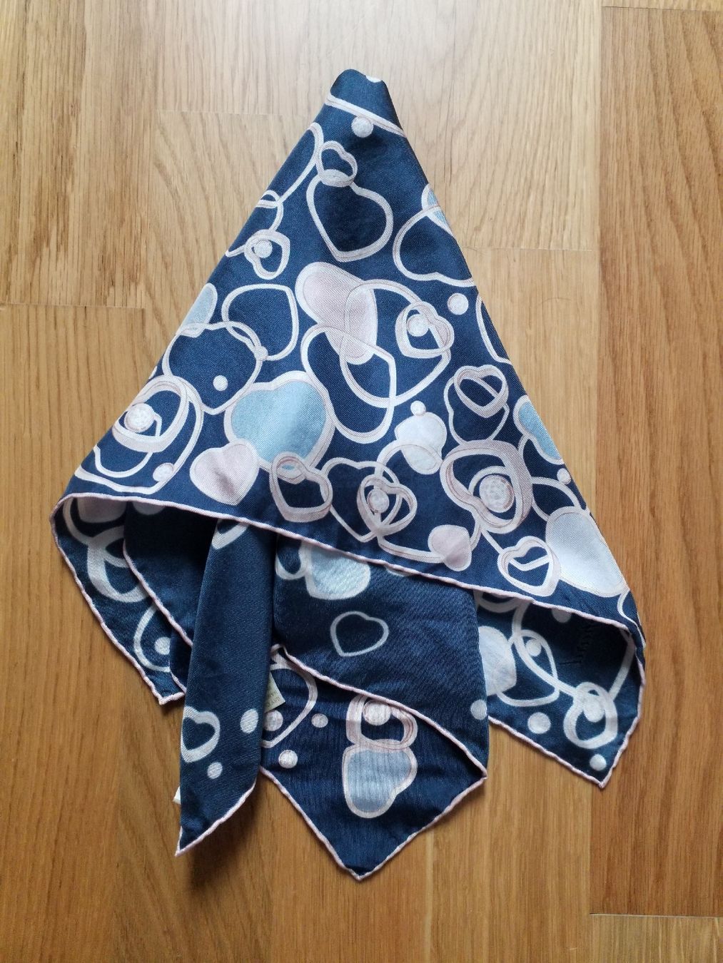 Chopard Foulards & écharpes: chopard silk scarf  – Neuf (Voir description) à Luzern par _Lobster_ 4
