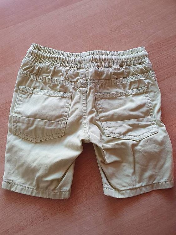 Pantalons: 2 kurze Hosen gr 92 – D'occasion à Häutligen par manu-abc 2