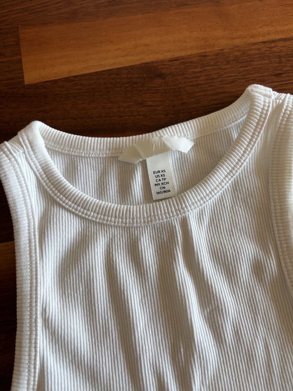 H&M Top: H&M Tanktop / XS / Weiss – Usato da Winkel venduto da masrisa 2