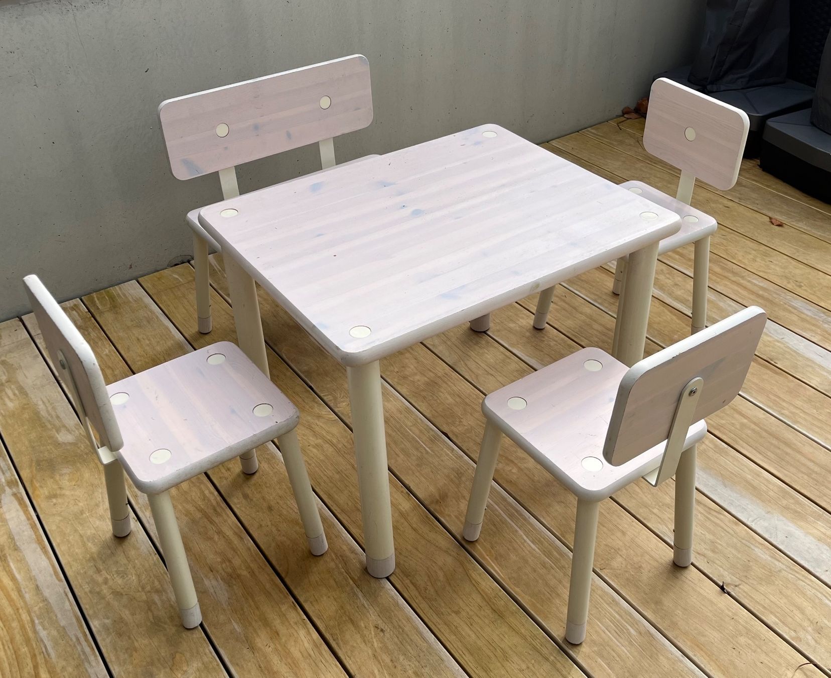 Tavoli: Kindertisch, Bank und 3 Stuhle Eichenholz – Usato da Meilen venduto da Exclusive00 1