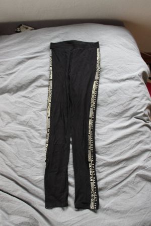 Leggings schwarz mit Textaufdruck