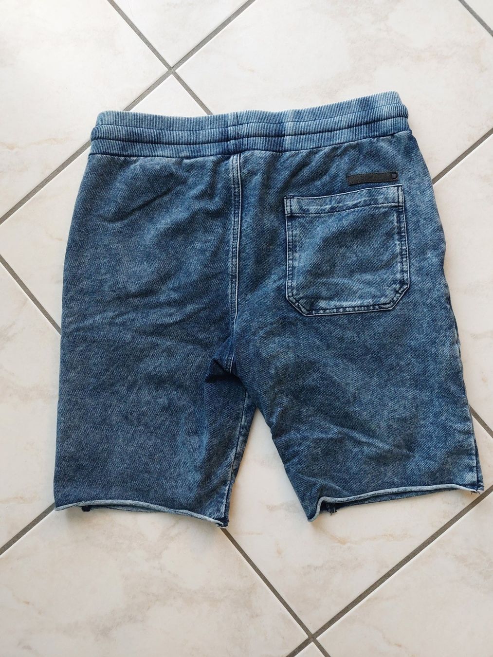 H&M Hosen: Shorts Gr. 170 – Gebraucht aus Schmitten von JasiStern 1
