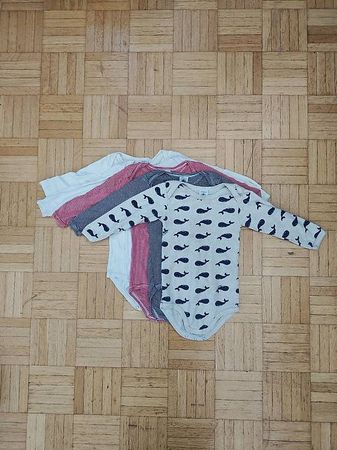 Langarm Bodies von Petit Bateau Gr 74/80