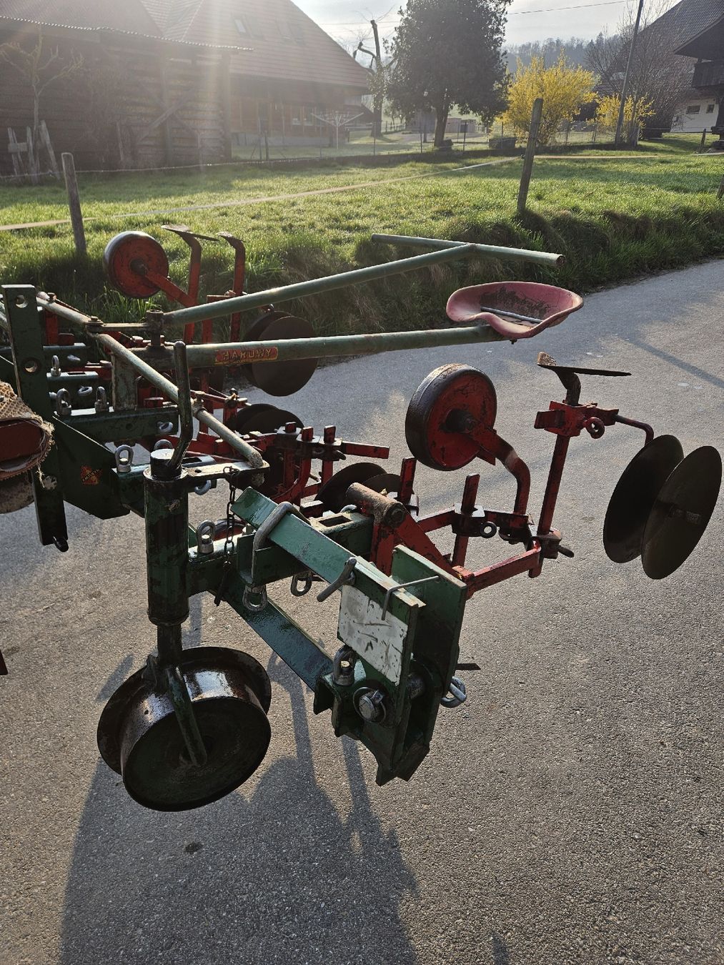 Haruwy Alle Maschinen: Haruwy Hackgerät – Gebraucht aus Alterswil FR von Farmer1992. 1