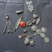 lot de pendentifs argentés 
