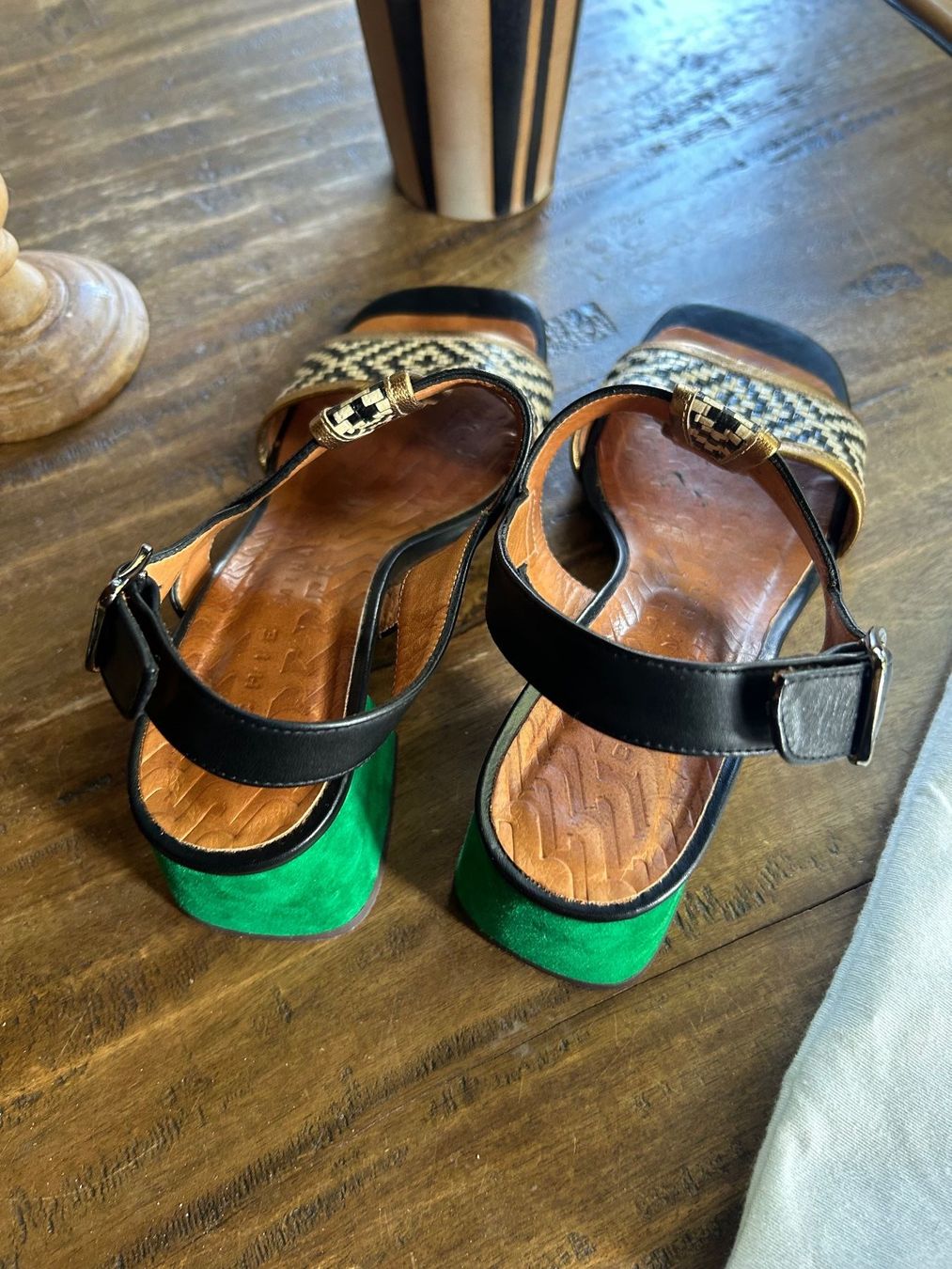 Chie Mihara Scarpe da donna: Wildleder Sandals Chie Mihara – Nuovo (secondo la descrizione) da Schaffhausen venduto da amwr 7