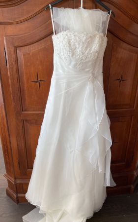 Hochzeitskleid mit Schleier Gr. 42