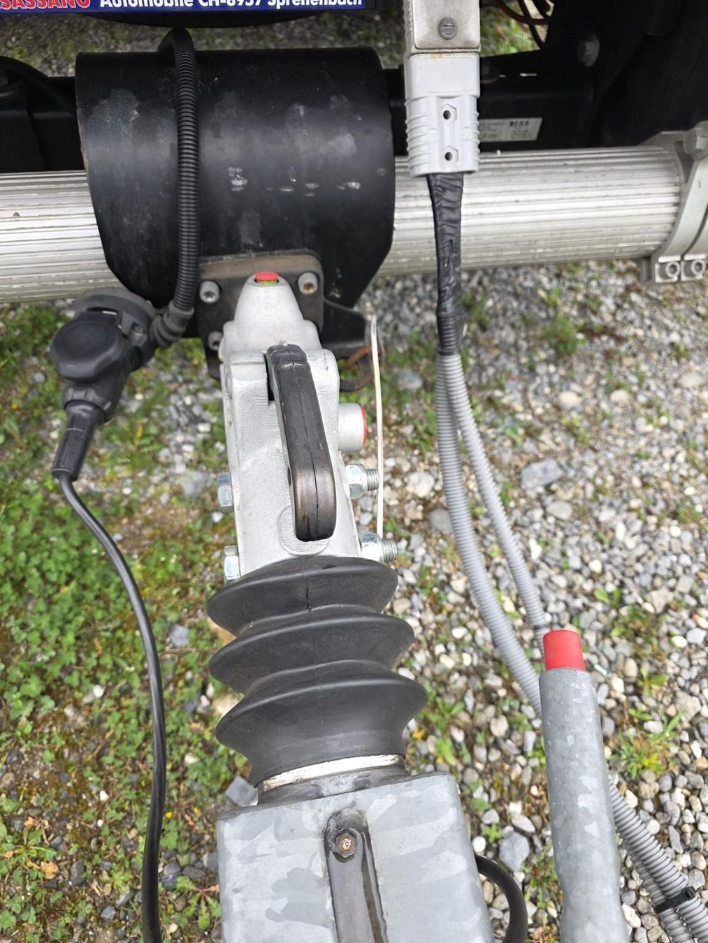 Vezeko Rimorchi: Anhänger 3.5t mit Hebebühne – Usato da Hunzenschwil venduto da mab_786b 7
