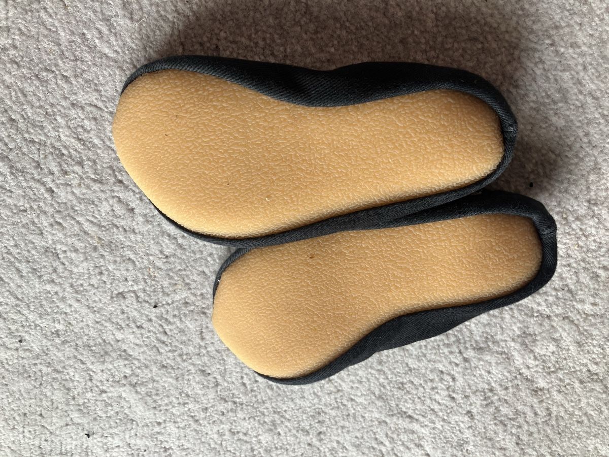 Chaussures garçon: Tuenschläppli, Gr. 25 – D'occasion à Biel/Bienne par pantiger 1