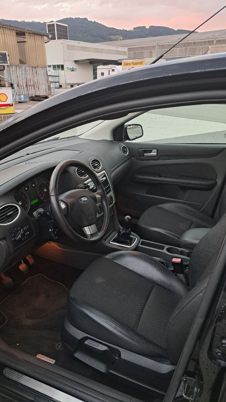 Ford Automobili: Ford Focus 2.0i – Usato da Oberriet SG venduto da joe_rfb5 6