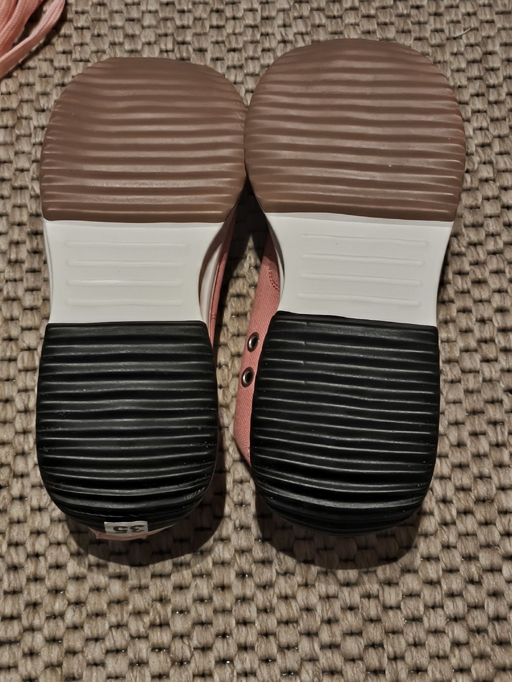 Damenschuhe: Freizeit Schuhe Gr. 35 – Neu (gemäss Beschreibung) aus Scuol von Pisoc2019 2