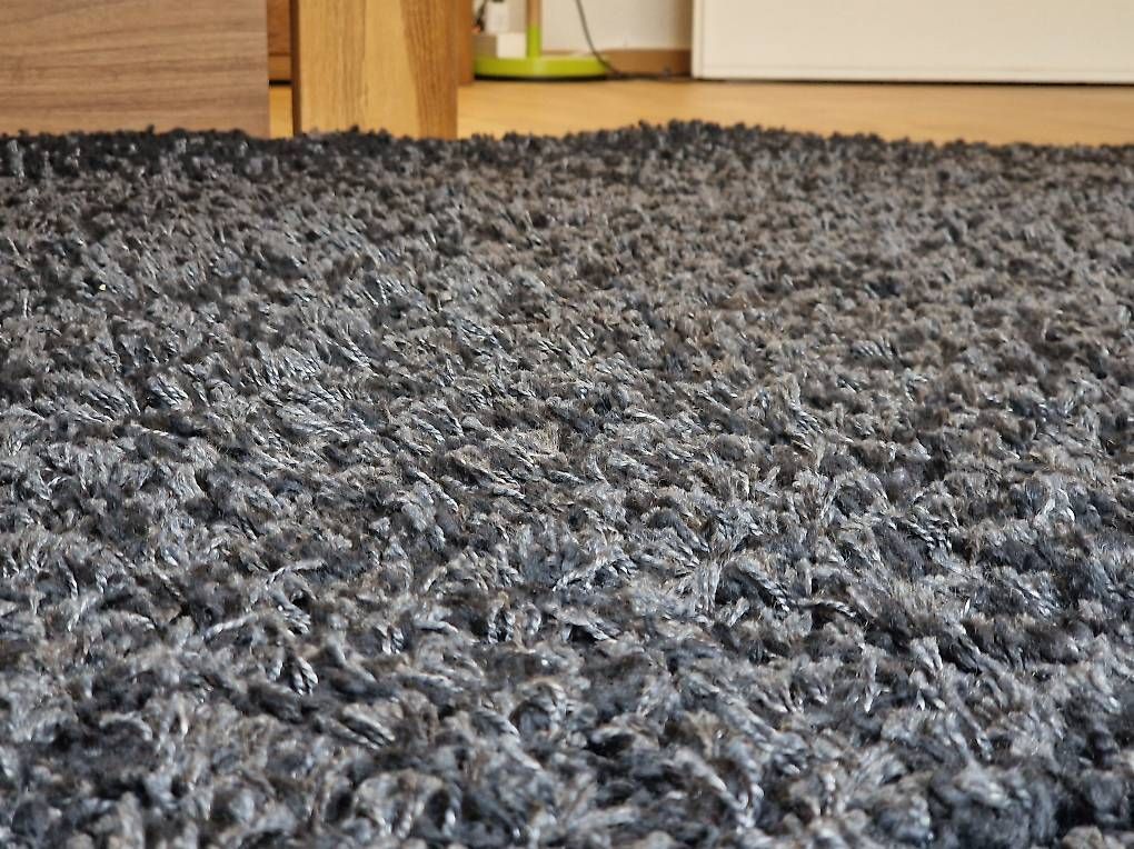 Teppiche: Hochflor Teppich schwarz melange – Gebraucht aus Winterthur von Kanedama 2