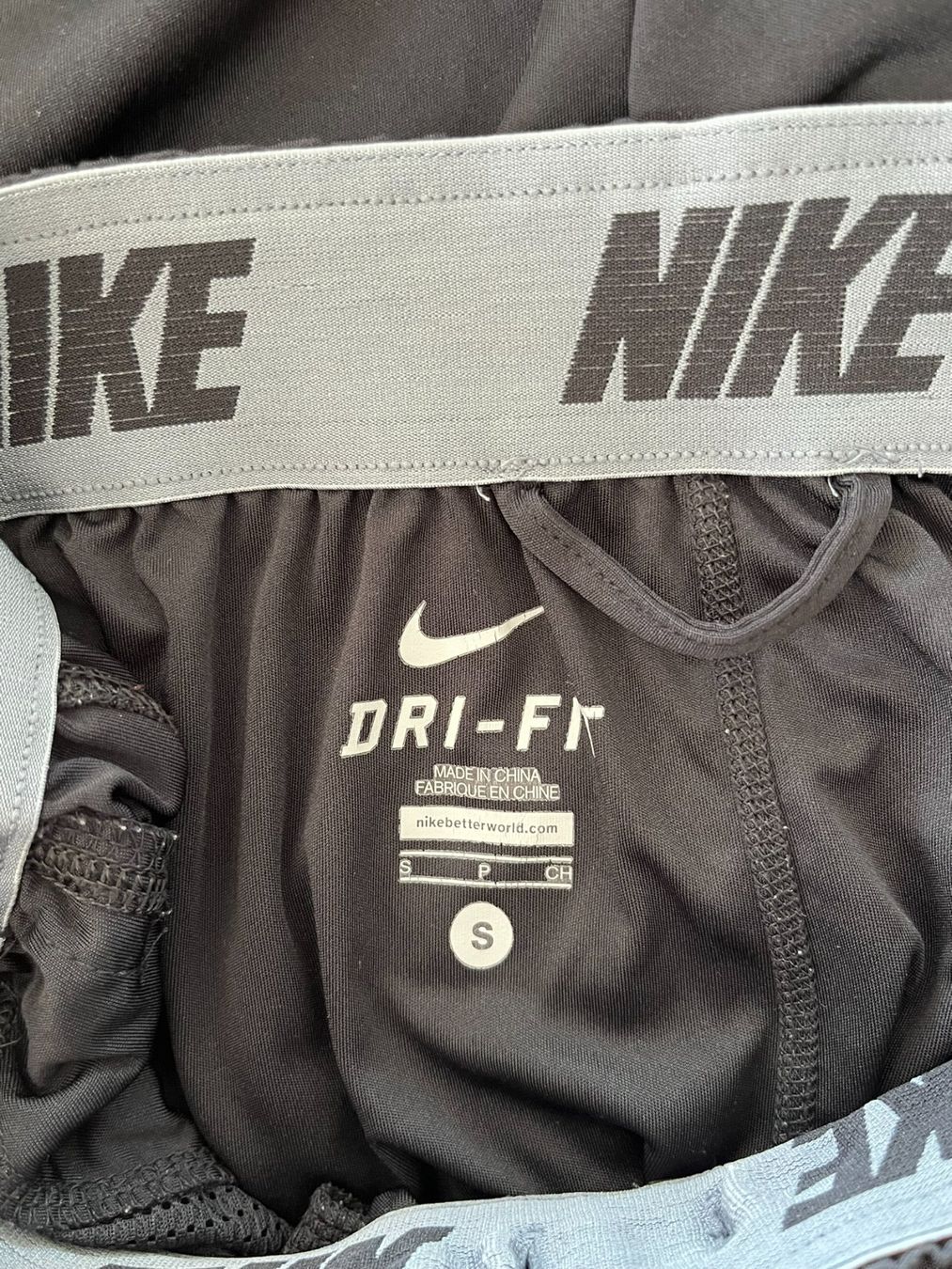 Pantaloni: NIKE Sport Shorts – Usato da Otelfingen venduto da Denis_ZH 2