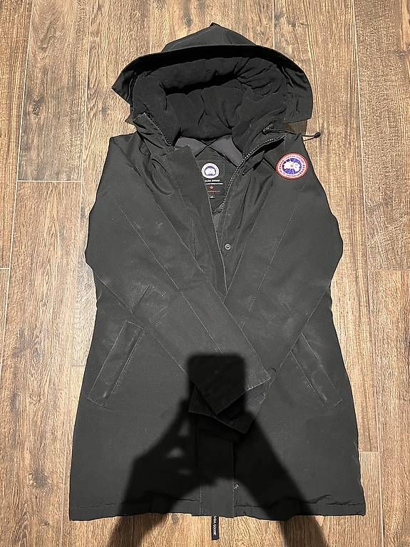 Canada Goose Mäntel: Damen Canada Goose Jacke – Gebraucht aus Bülach von Daisy1234