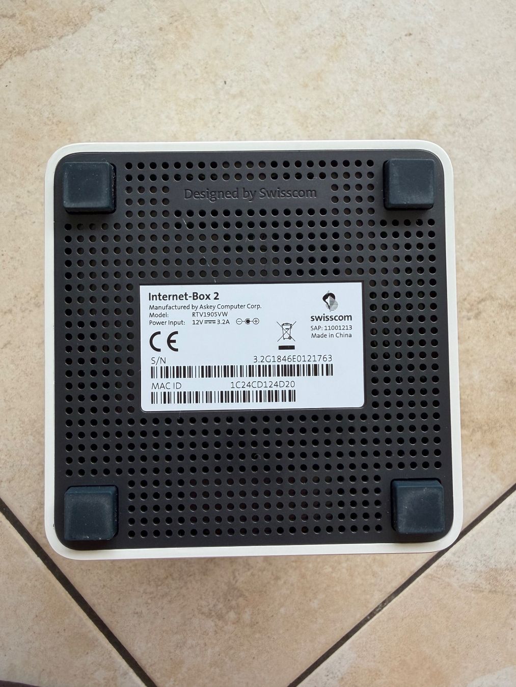 Swisscom Modems & Routeurs: Internet-Box 2 Swisscom WLAN Router – D'occasion à Brüttisellen par Fabiii.st 3